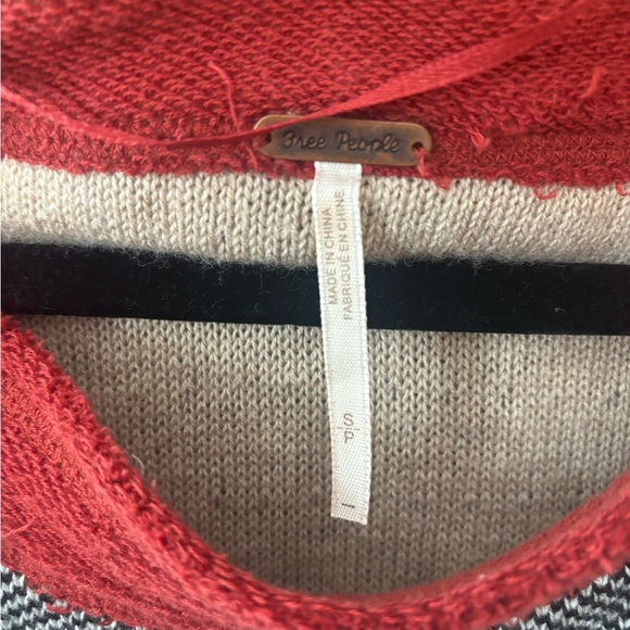 Free People Women’s Oversized Desert Rose Sweater. Small - Picture 5 of 6